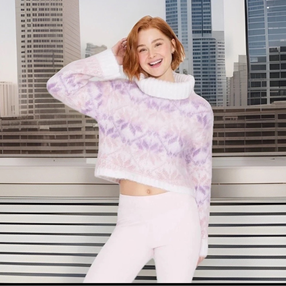Women's Purple & White Designs Turtleneck Pullover Ribbed Cuffs & Hem Sweater -